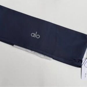 *NWT* ALO Performance Conquer Headband / SOLD OUT COLOR: Navy